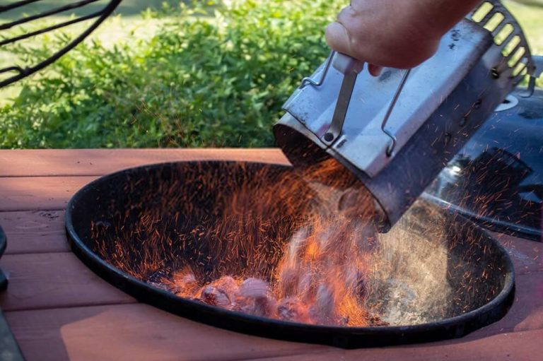 How To Use A Chimney Starter?